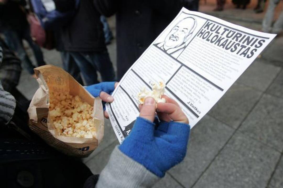 Į Nacionalinį dramos teatrą - su spragėsiais