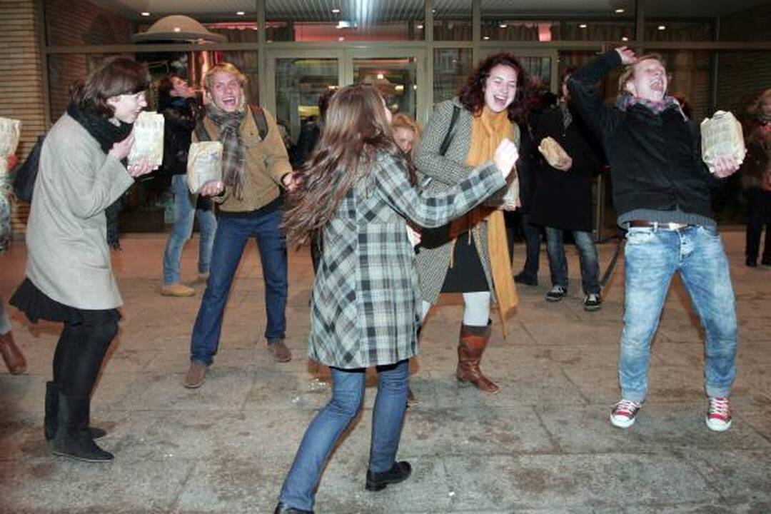 Į Nacionalinį dramos teatrą - su spragėsiais