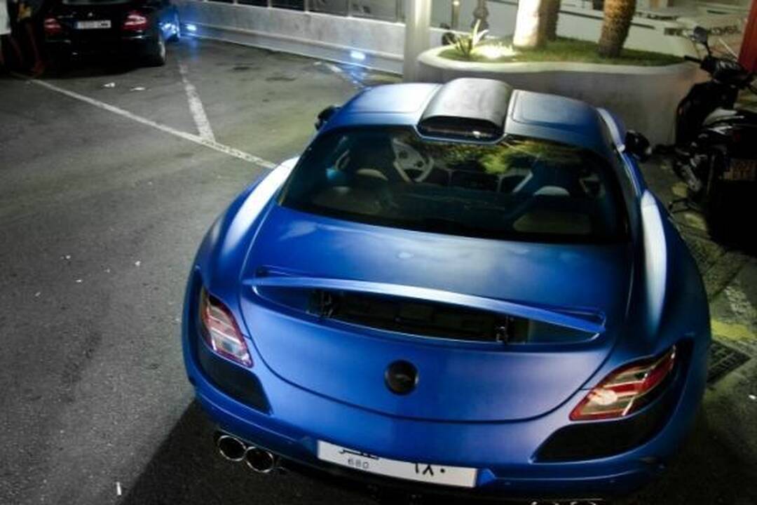 Akims paganyti: kokiais superautomobiliais puikuojasi arabai?