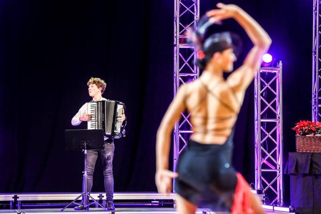 „Žalgirio“ arenoje žiūrovus pakerėjo „Žuvėdros“ šokėjai