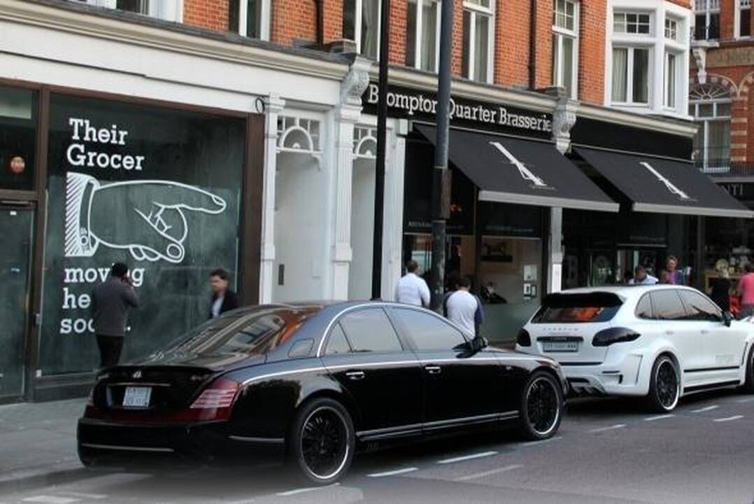 Akims paganyti: kokiais superautomobiliais puikuojasi arabai?