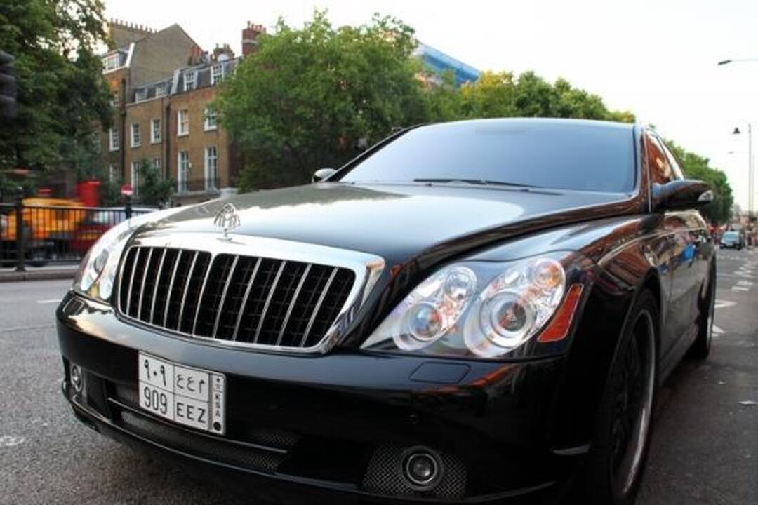 Akims paganyti: kokiais superautomobiliais puikuojasi arabai?