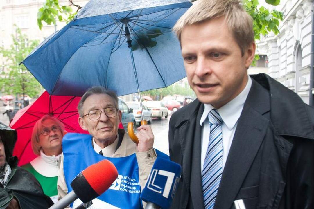 Profsąjungos piketuose reikalauja didinti minimalią algą