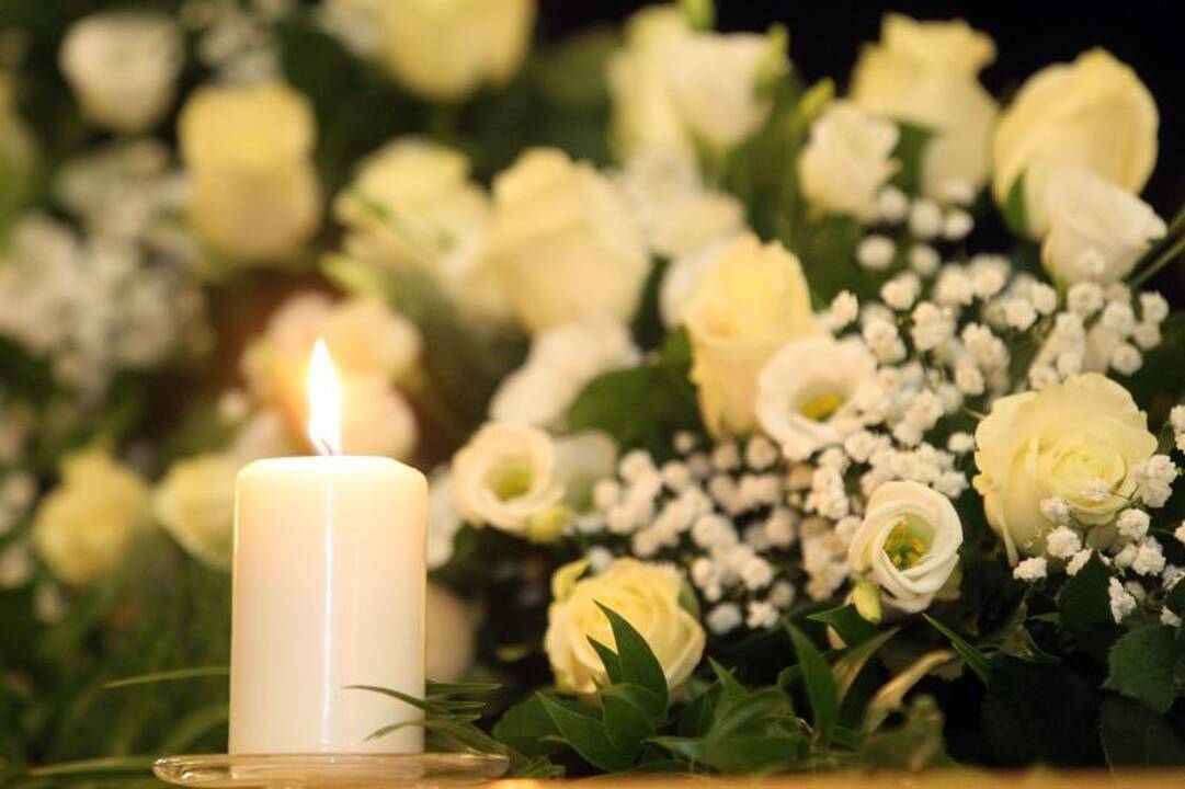 Kasinėjimai įrodė: gėlės per laidotuves yra senovinė tradicija