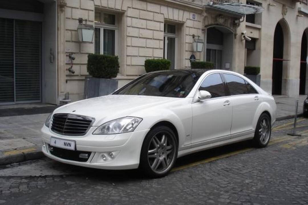 Akims paganyti: kokiais superautomobiliais puikuojasi arabai?