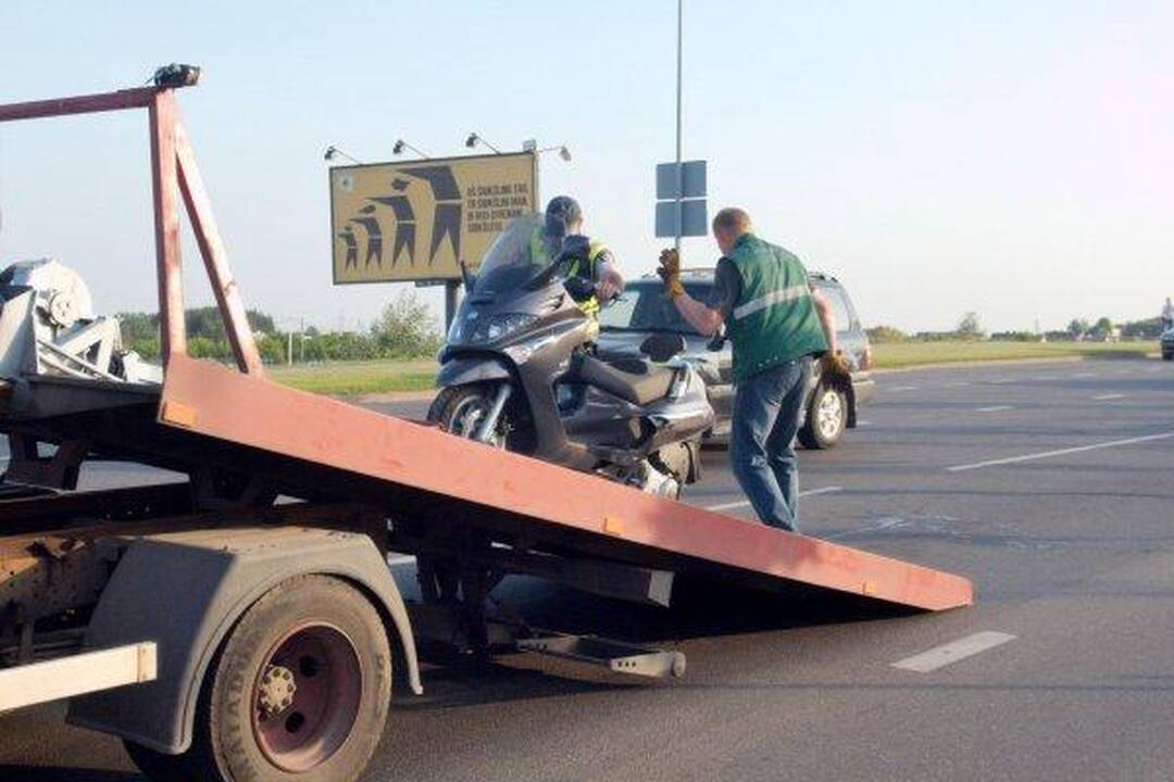 Trečiadienio vakaras Vilniuje: trys avarijos, apgadinti septyni automobiliai