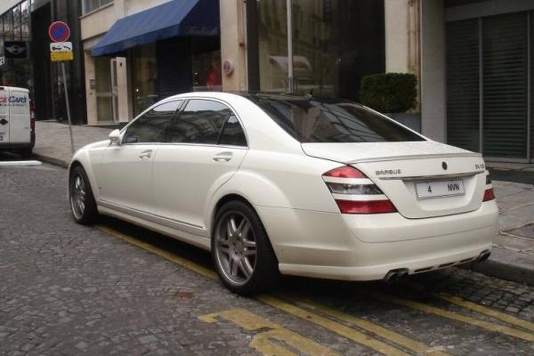 Akims paganyti: kokiais superautomobiliais puikuojasi arabai?
