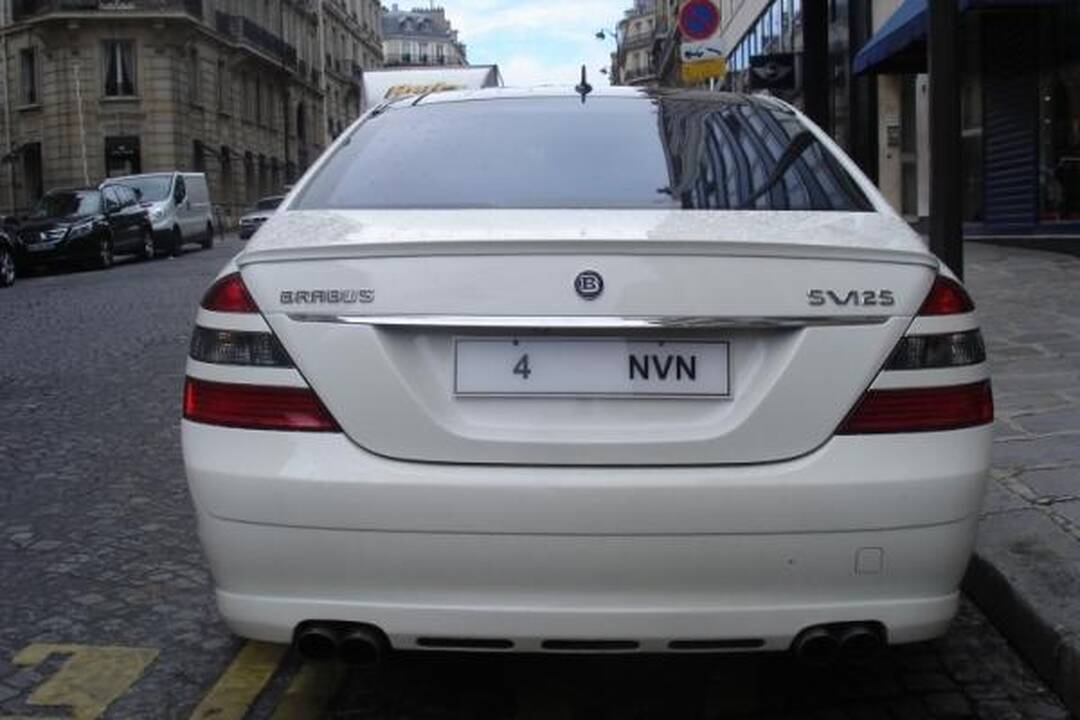 Akims paganyti: kokiais superautomobiliais puikuojasi arabai?