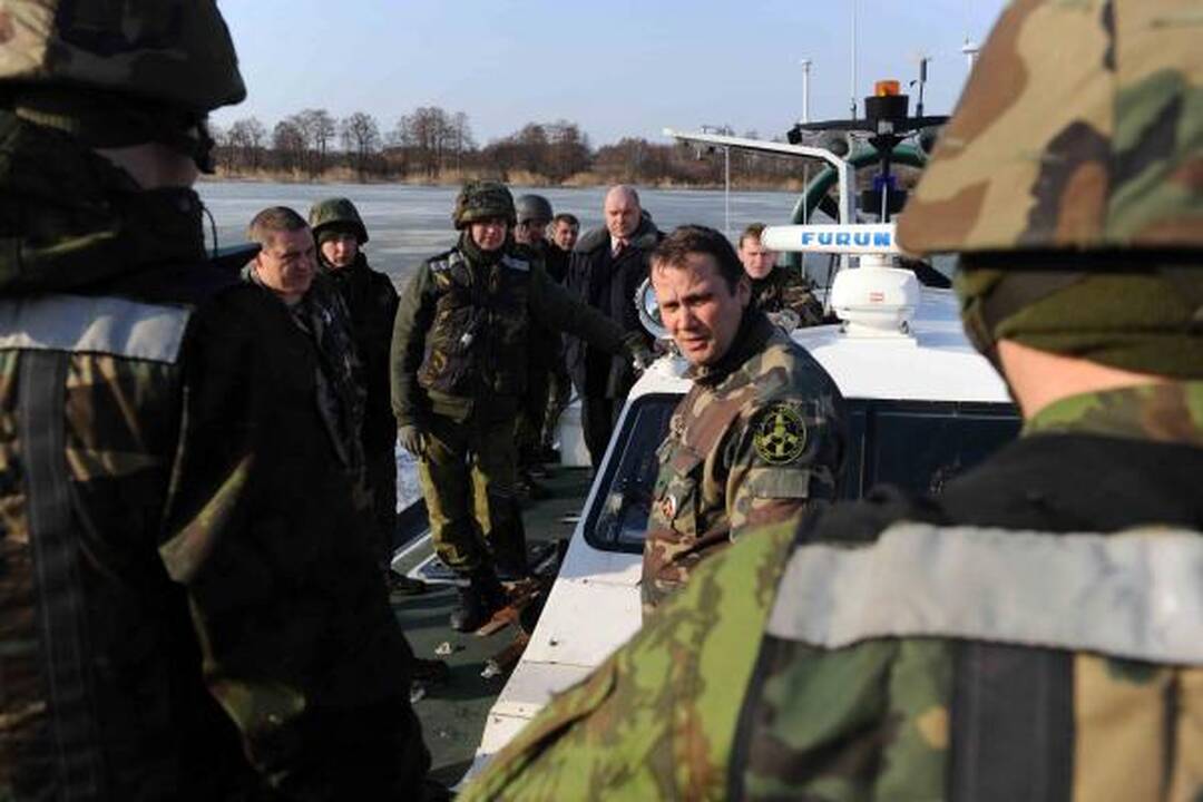 Potvynis pamaryje: Atmatoje sprogdinti ledai. Vanduo kyla (papildyta)