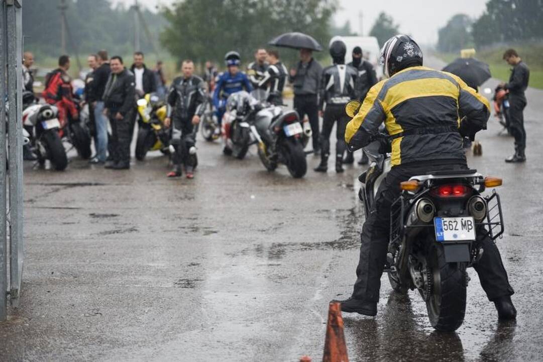 Motociklų gerbėjams – proga išbandyti lenktynių trasą