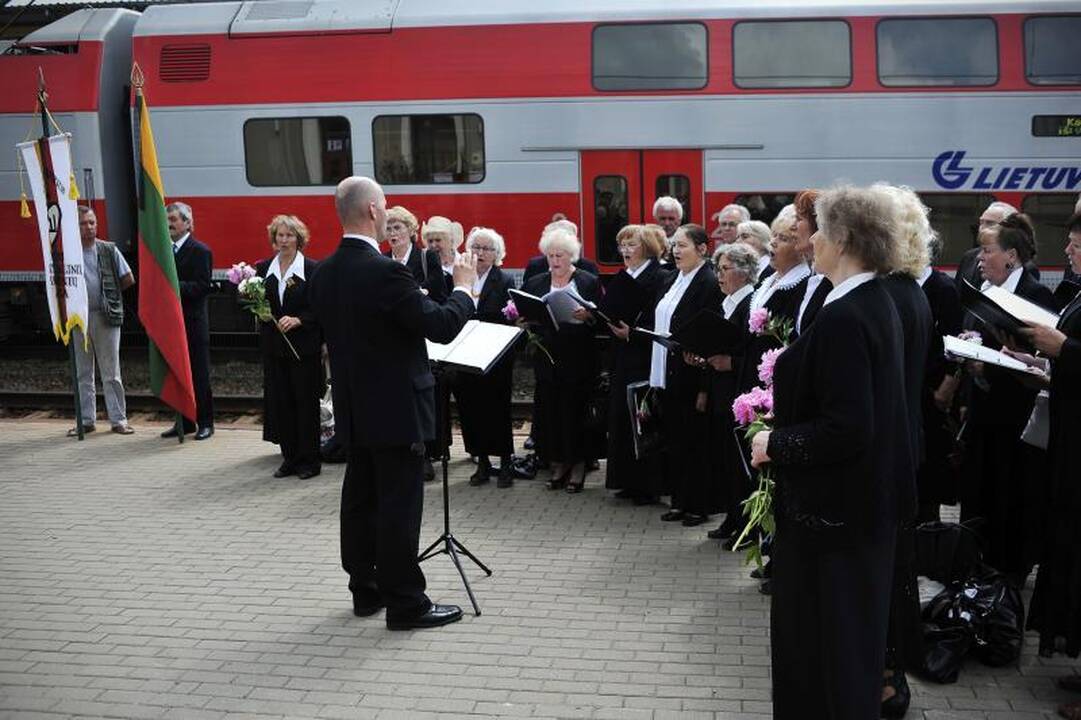 Tremties prisiminimai užgožė iškilmingas kalbas