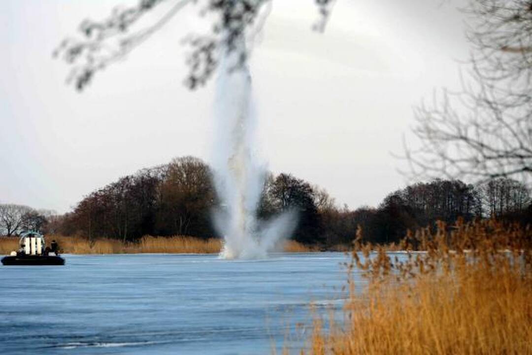 Potvynis pamaryje: Atmatoje sprogdinti ledai. Vanduo kyla (papildyta)