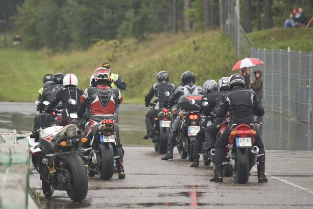 Motociklų gerbėjams – proga išbandyti lenktynių trasą