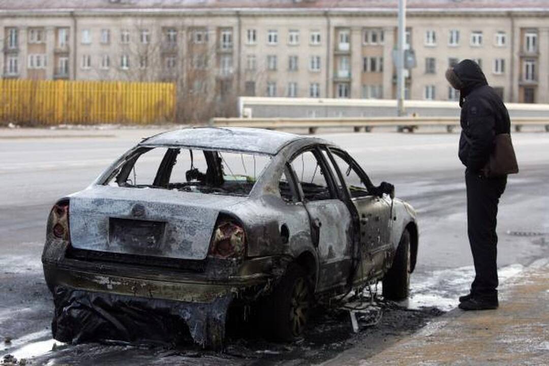Vilniuje sudegė Kinijos ambasados automobilis (papildyta)