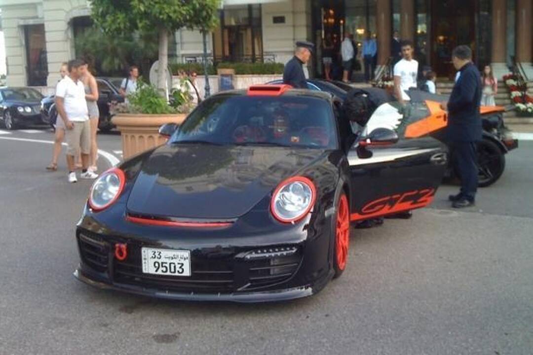 Akims paganyti: kokiais superautomobiliais puikuojasi arabai?