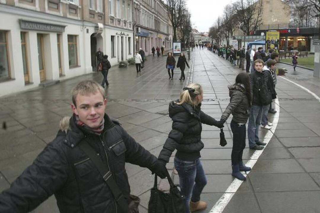 Laisvės alėjoje – daugiau kaip tūkstančio studentų virtinė