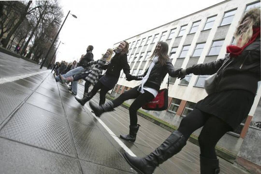 Laisvės alėjoje – daugiau kaip tūkstančio studentų virtinė