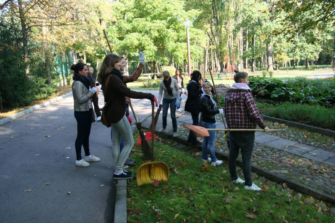 Turizmo dieną studentai praleido leopardo narve