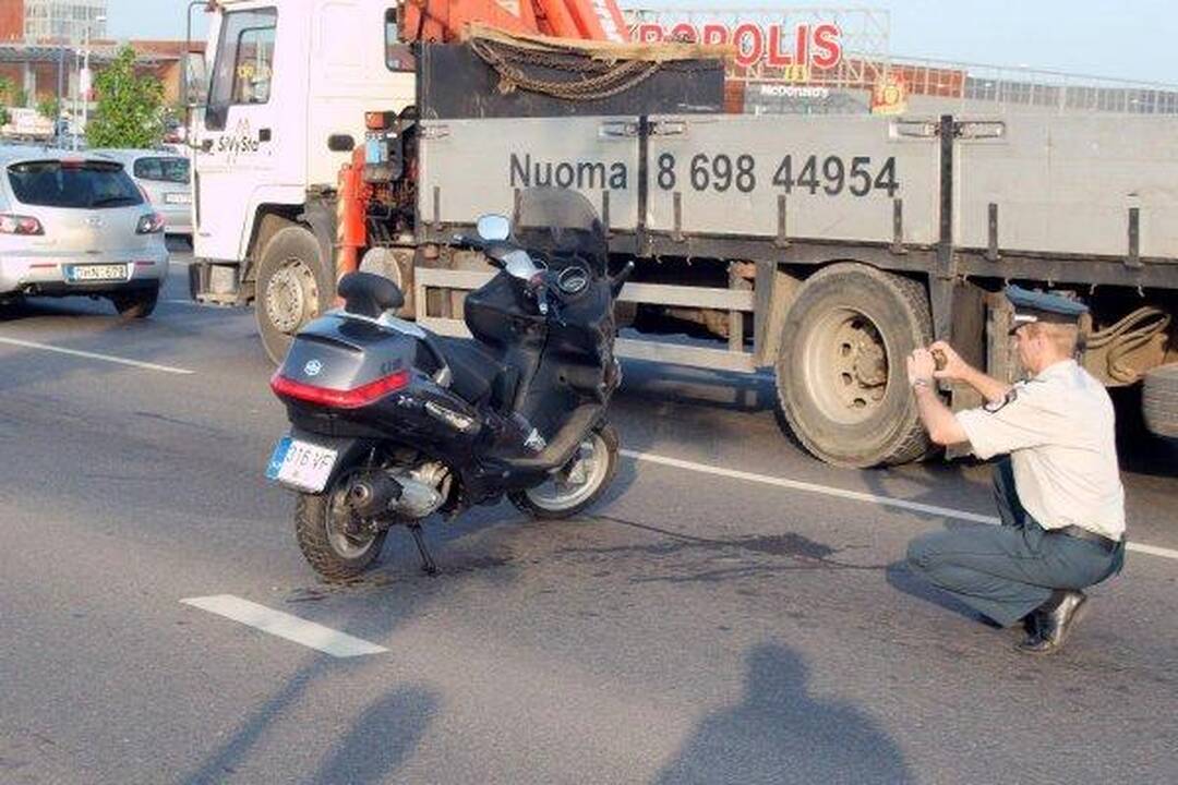 Trečiadienio vakaras Vilniuje: trys avarijos, apgadinti septyni automobiliai
