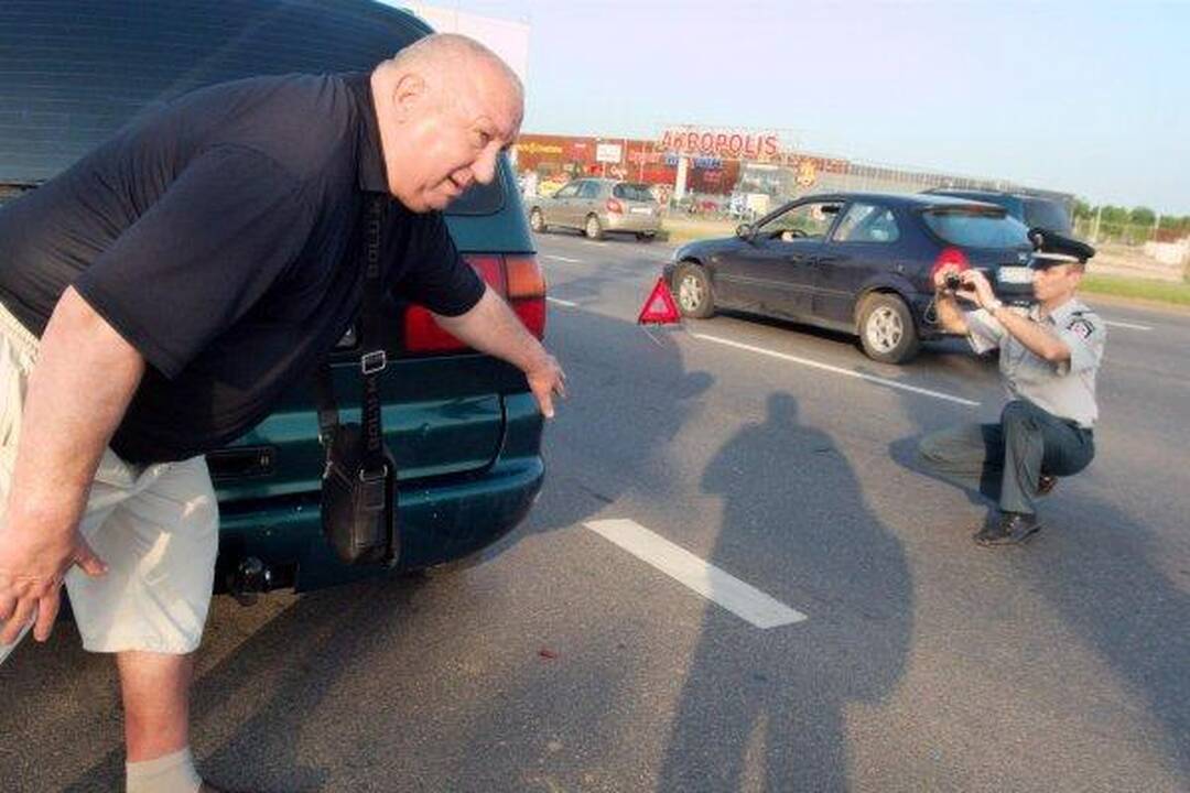 Trečiadienio vakaras Vilniuje: trys avarijos, apgadinti septyni automobiliai