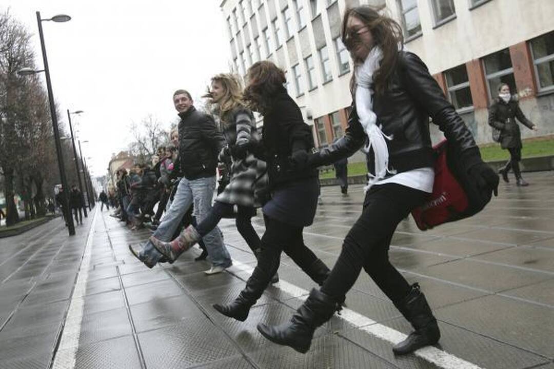 Laisvės alėjoje – daugiau kaip tūkstančio studentų virtinė