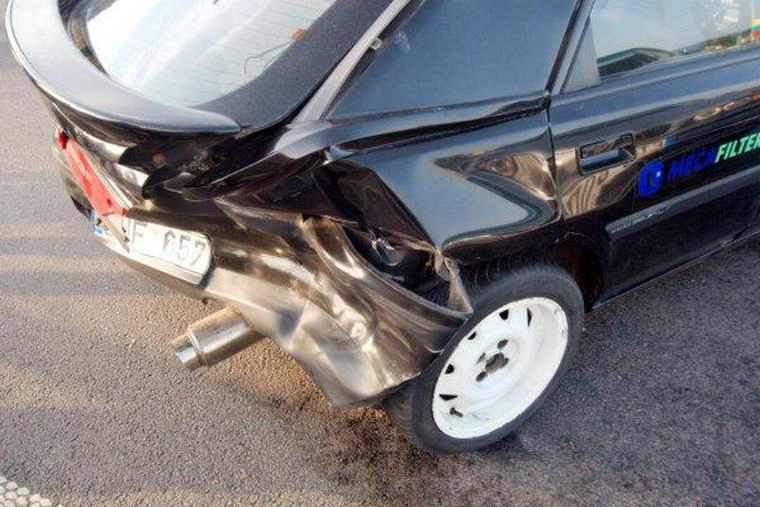 Trečiadienio vakaras Vilniuje: trys avarijos, apgadinti septyni automobiliai