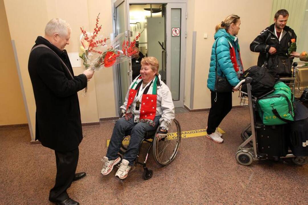 Lietuviai iš JAE grįžo aukštai iškeltomis galvomis