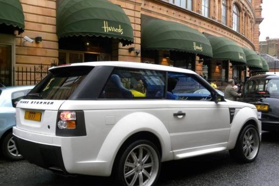 Akims paganyti: kokiais superautomobiliais puikuojasi arabai?