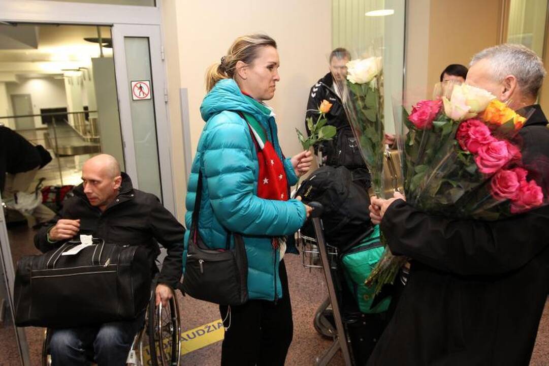 Lietuviai iš JAE grįžo aukštai iškeltomis galvomis