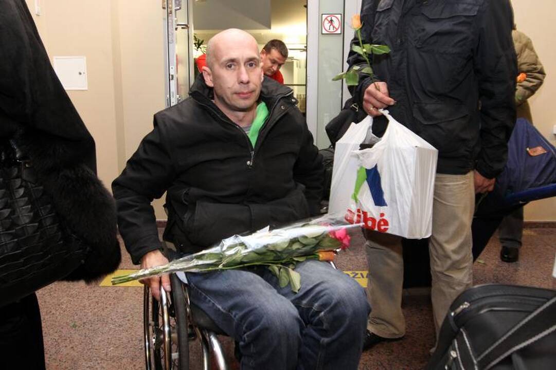 Lietuviai iš JAE grįžo aukštai iškeltomis galvomis