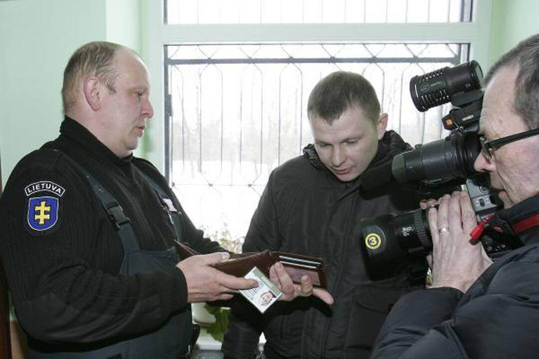 Policininkas neleido žurnalistams domėtis rinkimų pažeidimais