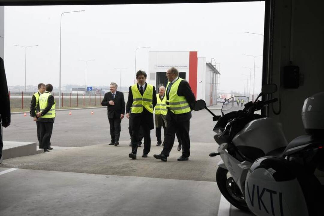 Vilkikų vairuotojų baubas - kontrolės postas dirba be poilsio valandų