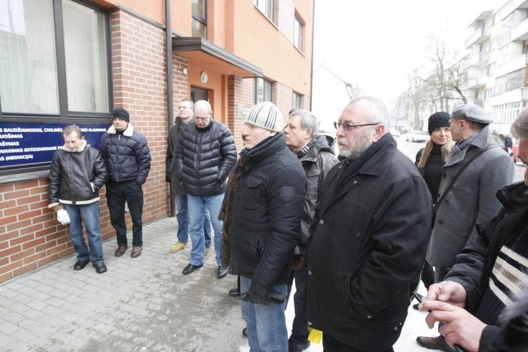 Afganistano karo aukoms - meno kūrinys „Juodoji tulpė“
