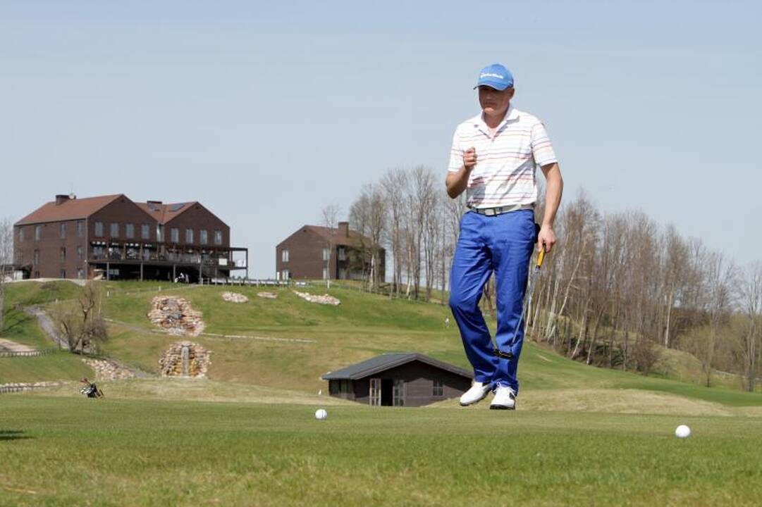 Golfo žaidėjai pradėjo 2012 metų sezoną 
