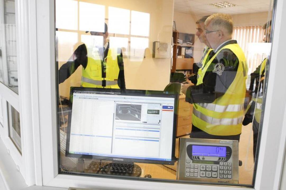 Vilkikų vairuotojų baubas - kontrolės postas dirba be poilsio valandų