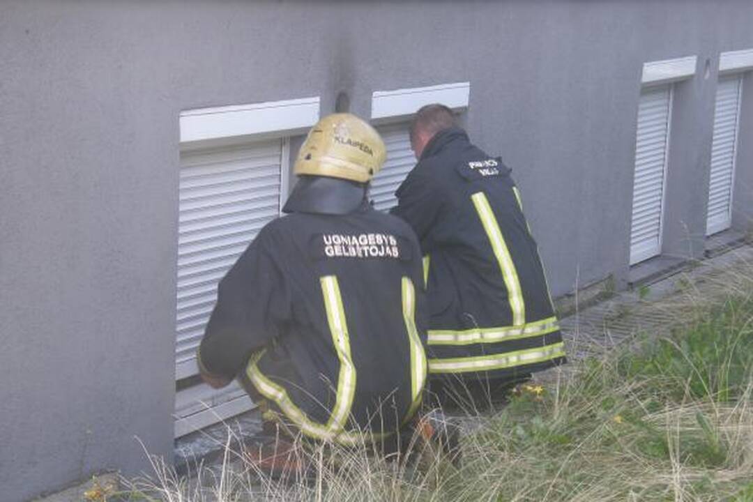 Benamiai bendrovės biure sukėlė gaisrą