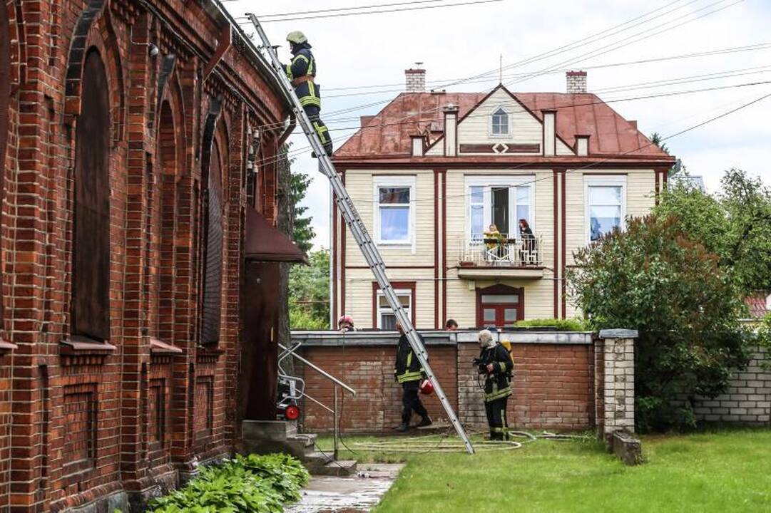 Žaliakalnyje cerkvė užsidegė dėl aplaidumo? 