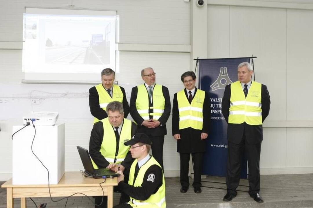 Vilkikų vairuotojų baubas - kontrolės postas dirba be poilsio valandų