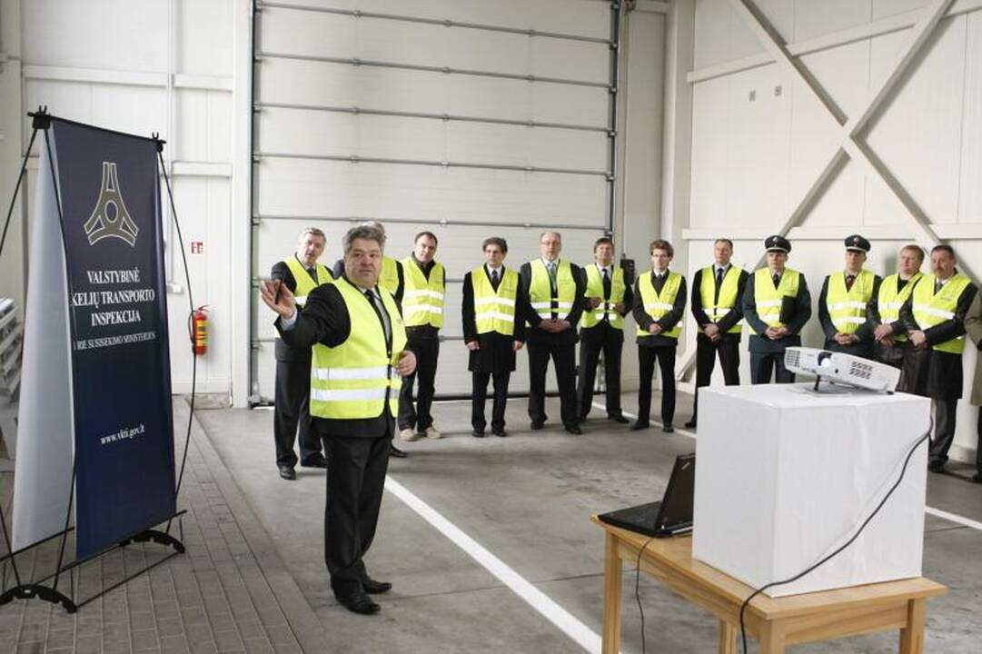 Vilkikų vairuotojų baubas - kontrolės postas dirba be poilsio valandų