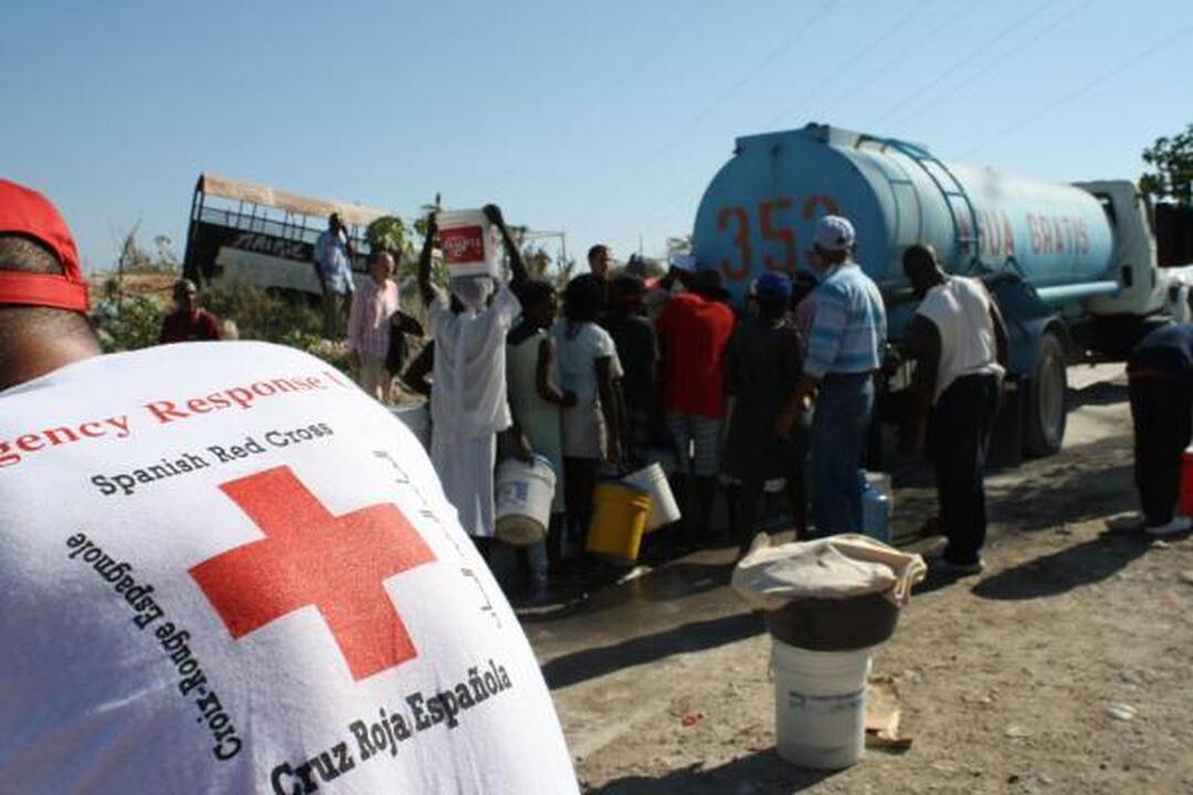 Haityje iš po griuvėsių ištraukta daugiau nei 90 gyvų žmonių