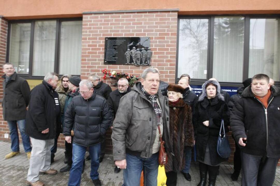 Afganistano karo aukoms - meno kūrinys „Juodoji tulpė“