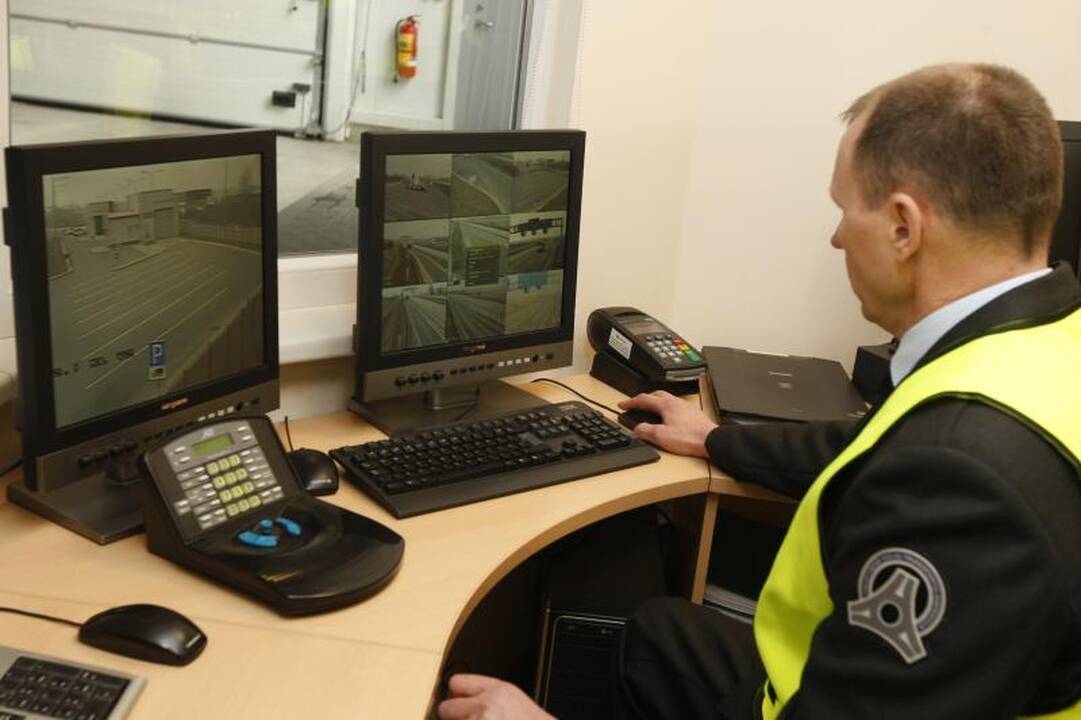 Vilkikų vairuotojų baubas - kontrolės postas dirba be poilsio valandų