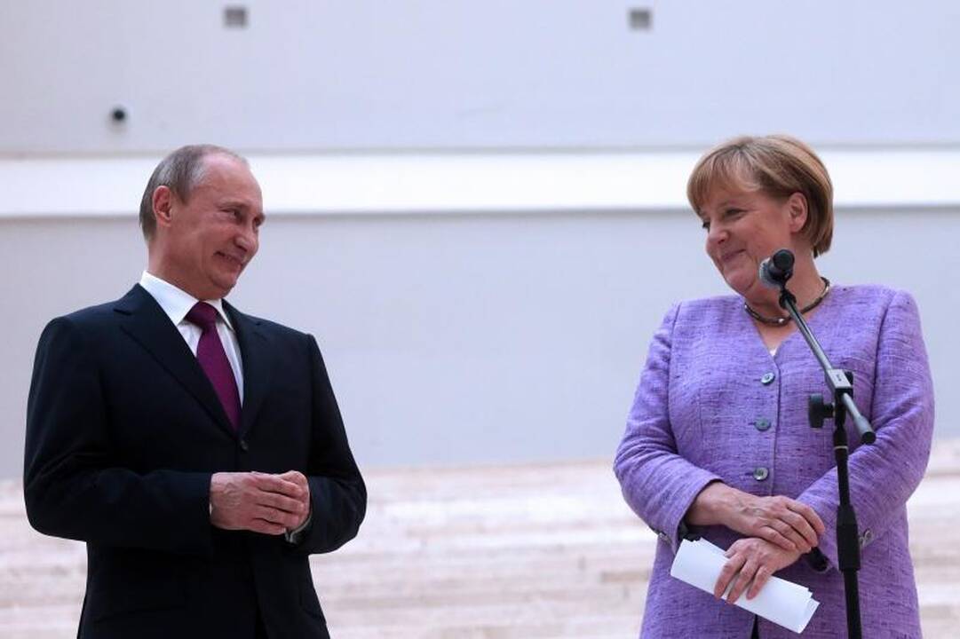 A.Merkel pareiškus, kad V.Putinas per garsiai kalba, šis ėmė šnibždėti