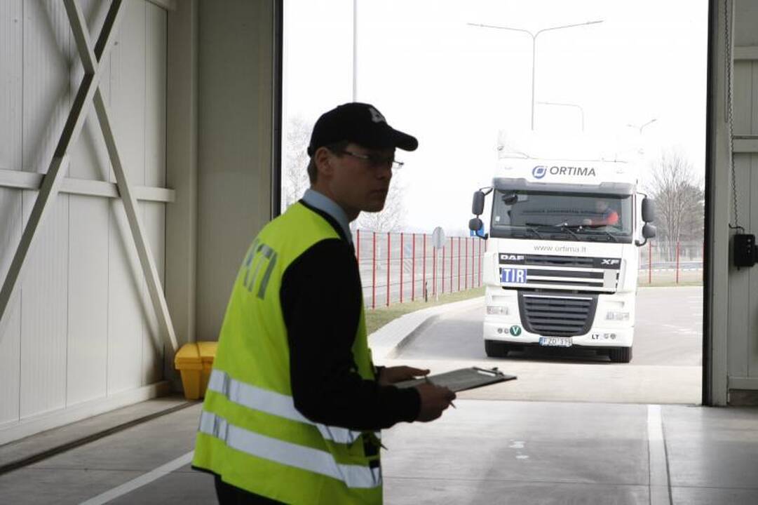 Vilkikų vairuotojų baubas - kontrolės postas dirba be poilsio valandų