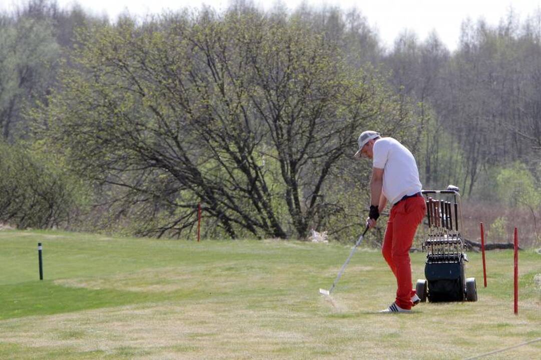 Golfo žaidėjai pradėjo 2012 metų sezoną 
