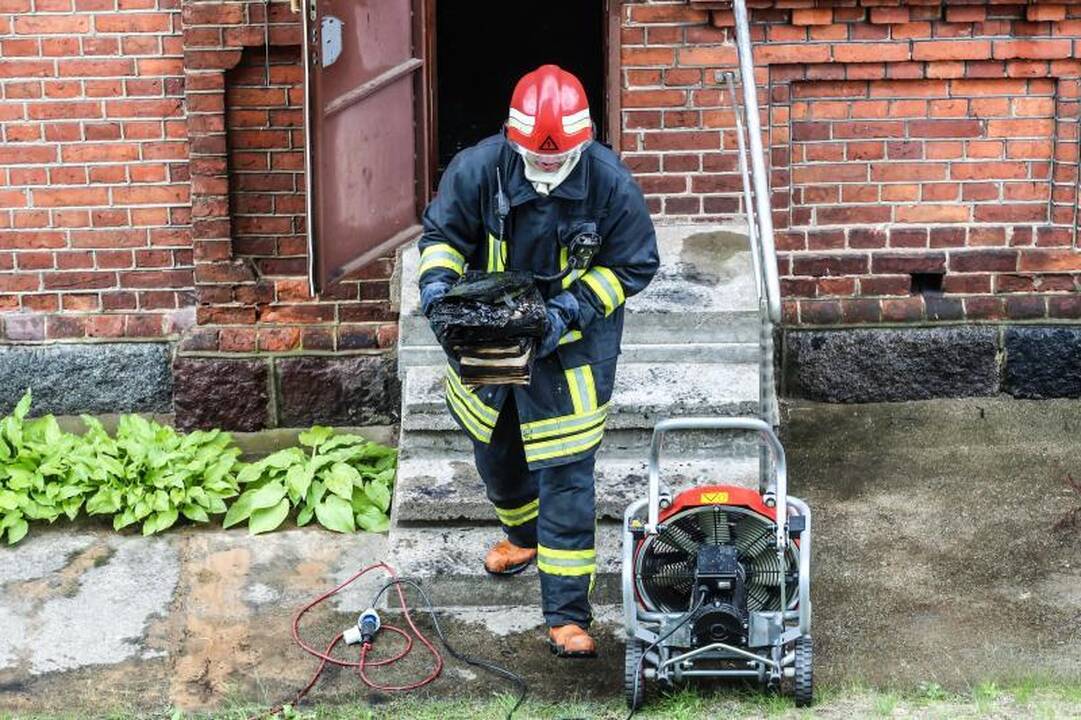 Žaliakalnyje cerkvė užsidegė dėl aplaidumo? 