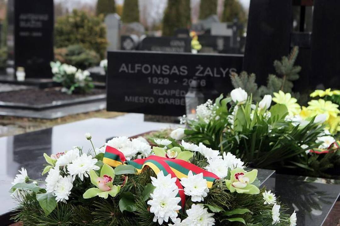 Pagerbė Nepriklausomybės akto signatarą Alfonsą Žalį