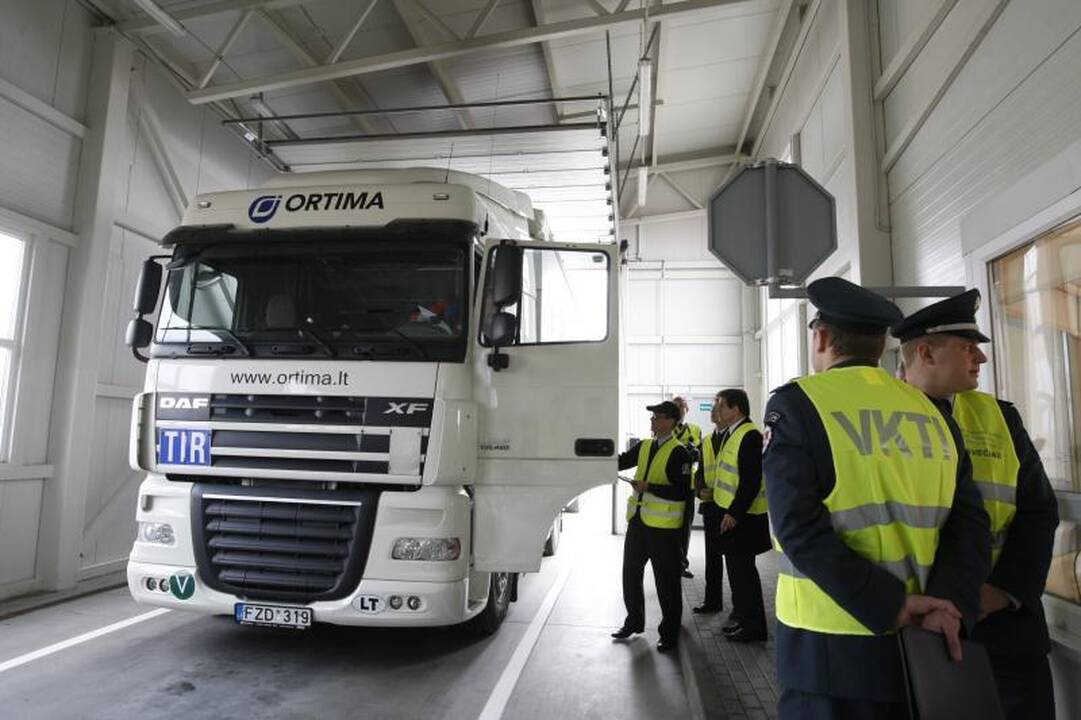 Vilkikų vairuotojų baubas - kontrolės postas dirba be poilsio valandų