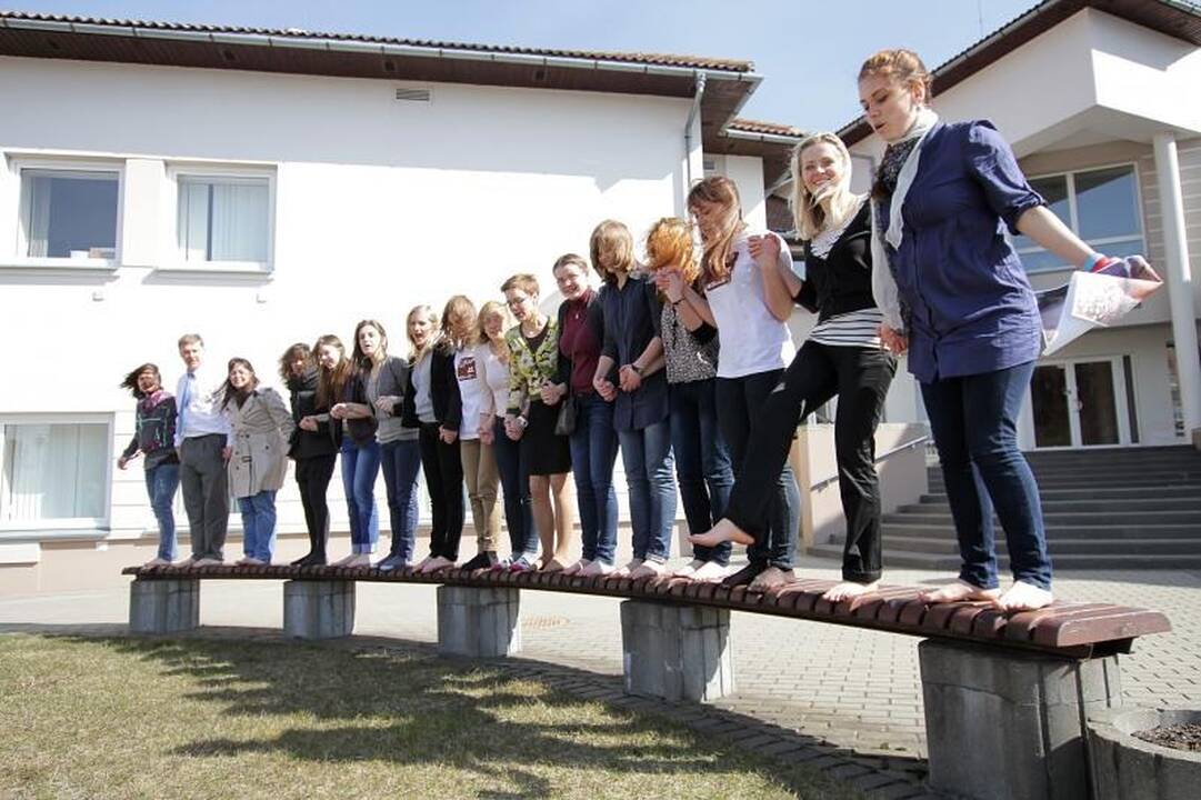 Klaipėdos studentai ir dėstytojai į paskaitas vaikščiojo basomis  