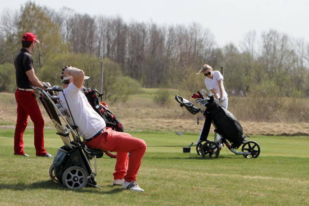 Golfo žaidėjai pradėjo 2012 metų sezoną 